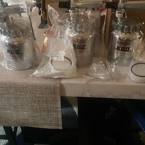 2 quarter devilbiss pressure cup on-555